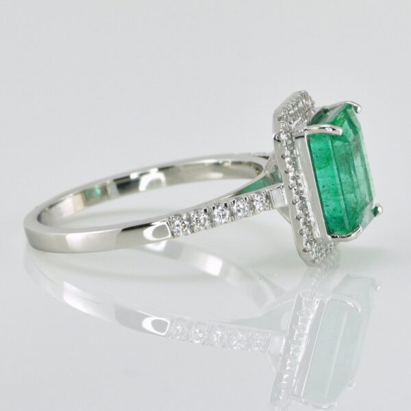 Ring Platinum - 4.35ct. tw. Emerald - Diamond - Emerald Engagement Ring - Image 2
