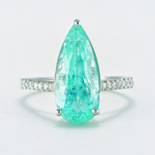 Ring Platinum - 5.45ct. tw. Emerald - Diamond - Colombian emerald Ring