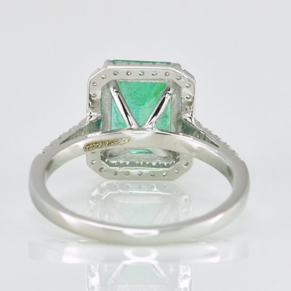 Ring Platinum - 4.35ct. tw. Emerald - Diamond - Emerald Engagement Ring - Image 4