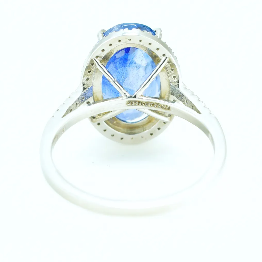 Ring Platinum - 5.26ct. tw. Sapphire - Diamond - IGI Sapphire Halo Ring - Image 5